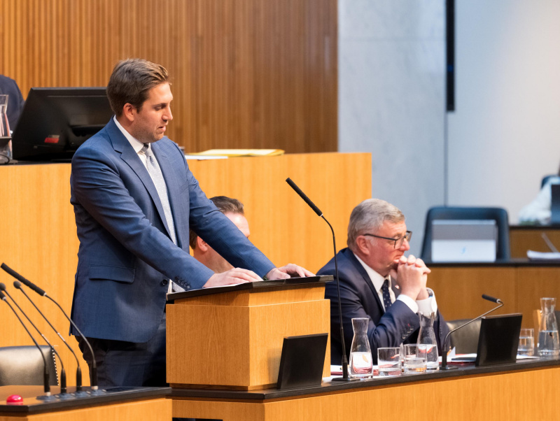 Staatssekretär Alexander Pröll (ÖVP) bei der Beantwortung
