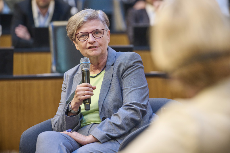 Podiumsgespräch. Sinologin Susanne Weigelein-Schwiedrzik