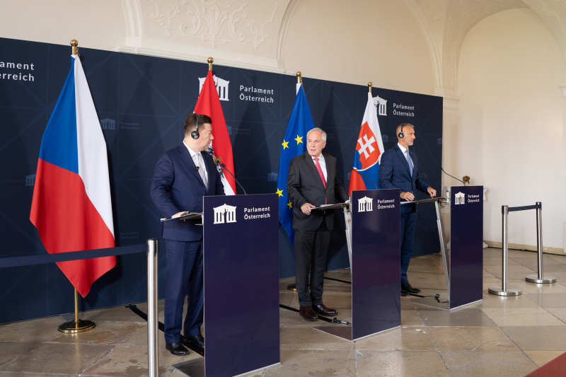 Pressestatement. Von links: Präsident des tschechischen Abgeordnetenhauses Tomio Okamura, Nationalratspräsident Walter Rosenkranz (FPÖ), Präsident des slowakischen Nationalrats Richard Raši
