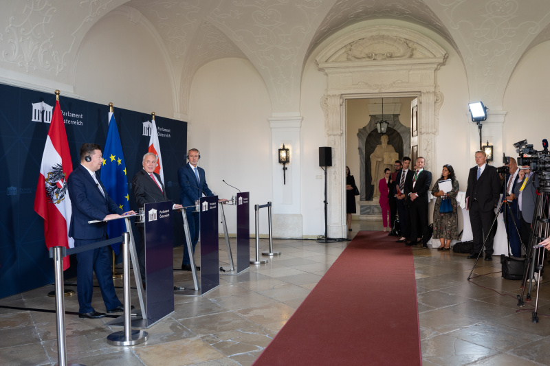 Pressestatement. Von links: Präsident des tschechischen Abgeordnetenhauses Tomio Okamura, Nationalratspräsident Walter Rosenkranz (FPÖ), Präsident des slowakischen Nationalrats Richard Raši