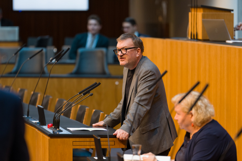 Am Wort: Nationalratsabgeordneter Markus Koza (GRÜNE)