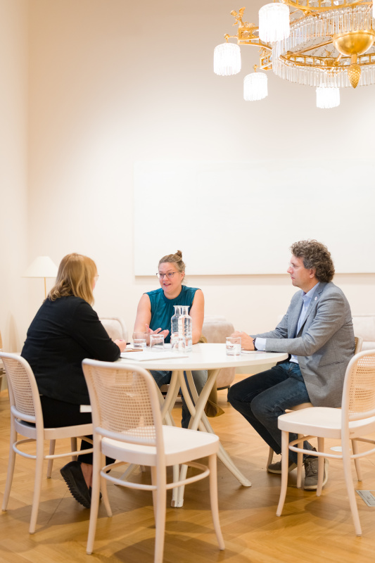 Kunsthistorikerin Julia Rüdiger, Roland Trabe (Pädagogische Hochschule Wien)
