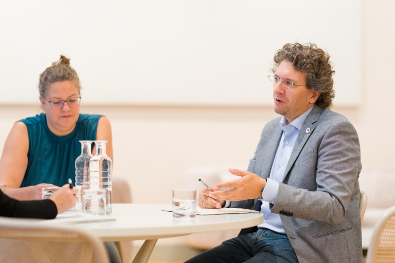 Kunsthistorikerin Julia Rüdiger, Roland Trabe (Pädagogische Hochschule Wien)
