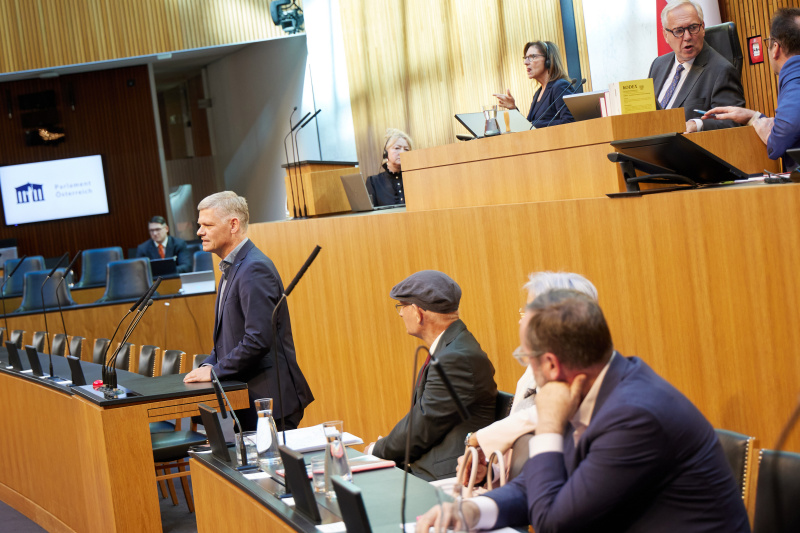 Am Rednerpult: Nationalratsabgeordneter Andreas Hanger (ÖVP)