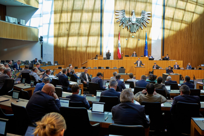 Am Rednerpult: Klubobmann Ernst Gödl (ÖVP)