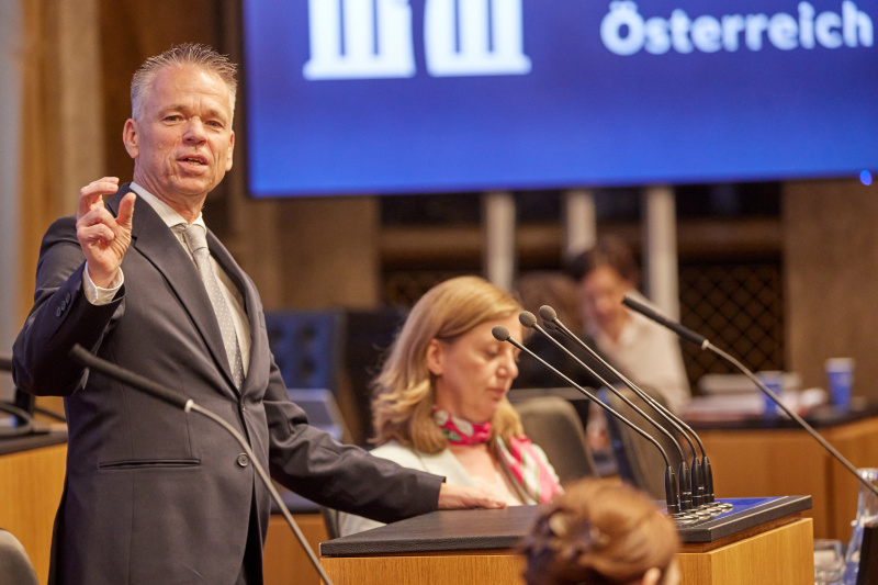 Vorsitzender der Bundesratsfraktion Harald Himmer (ÖVP) am Wort