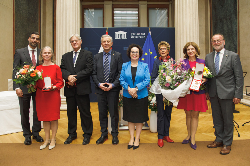 Gruppenfoto. Von links: Bundesratszizepräsident Daniel Schmid (SPÖ), Bundesräting Daniela Gruber-Pruner (SPÖ), Bundesrat a.D. Stefan Schennach (SPÖ), Josef Taucher, Fraktionsvorsitzender im Wiener Landtag, Bundesratspräsidentin Christine Schwarz-Fuchs (ÖVP), Ingrid Korosec; Bundesrätin Andrea Eder-Gitschthaler, Bundesratsvizepräsident Silvester Gfrerer (ÖVP)