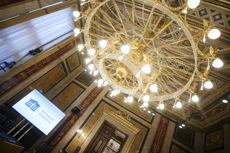 Bundesratssaal vor der Sitzung. Großer Hansenluster