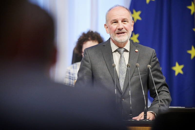 Am Rednerpult Bundesrat Peter Samt (FPÖ)
