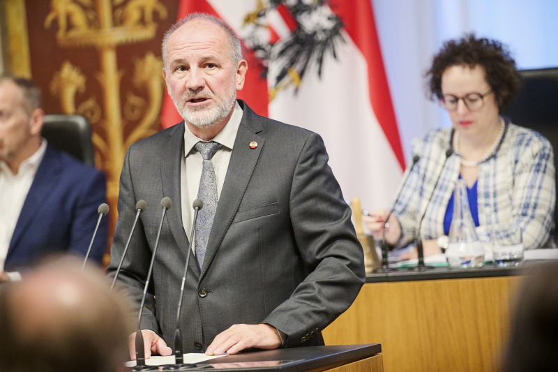Am Rednerpult Bundesrat Peter Samt (FPÖ)