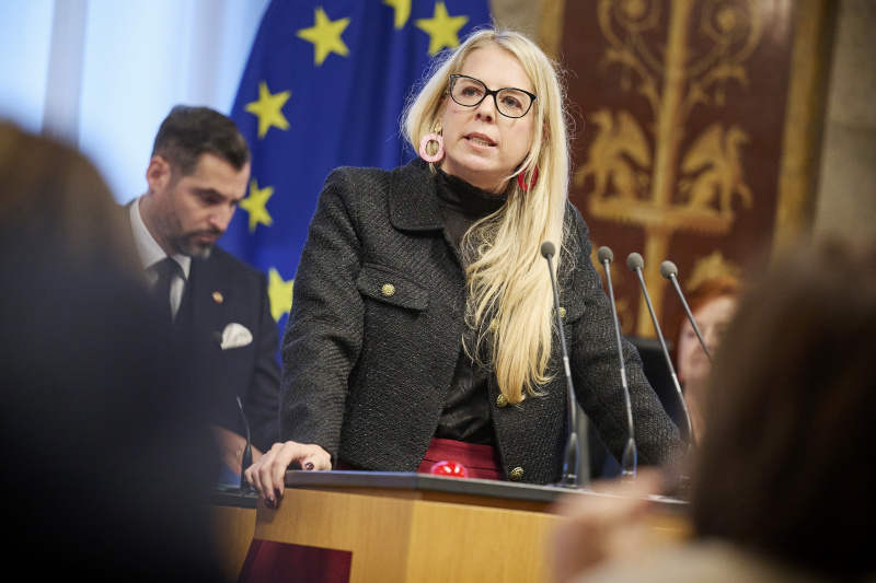 Am Rednerinnenpult Bundesrätin Isabella Theuermann (FPÖ)