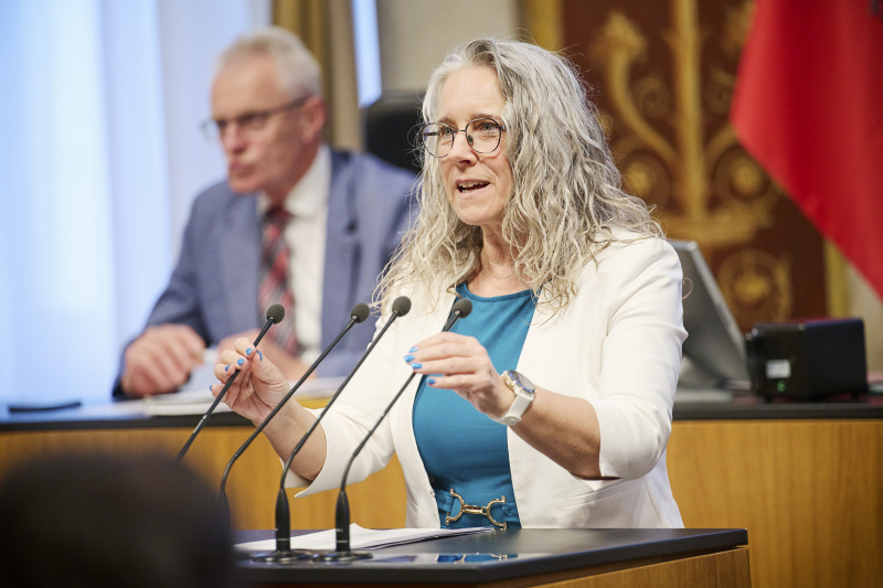 Am Rednerinnenpult Bundesrätin Simone Jagl