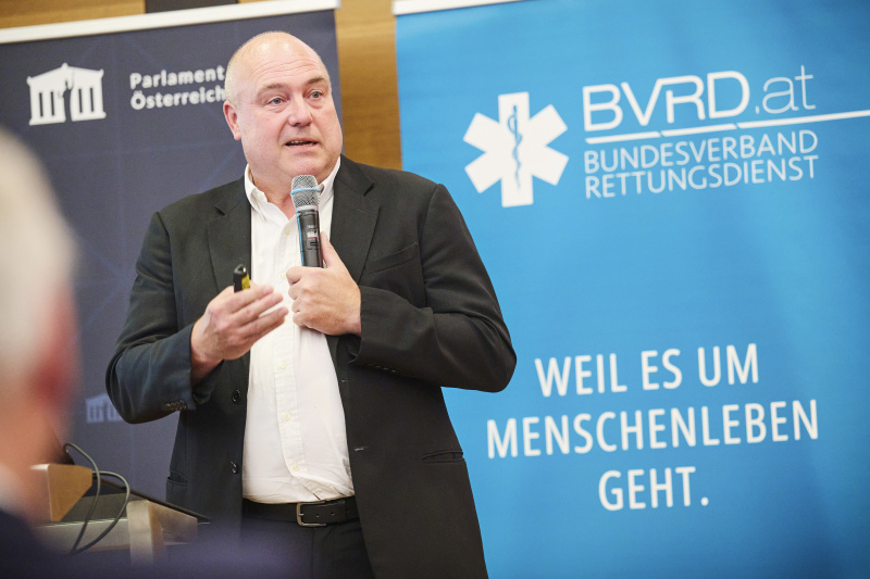 Keynote „Zwischen Anspruch und Realität - Rahmenbedingungen für einen zukunftsfähigen Rettungsdienst“: Geschäftsführer der Björn Steiger Stiftung Christof Constantin Chwojka