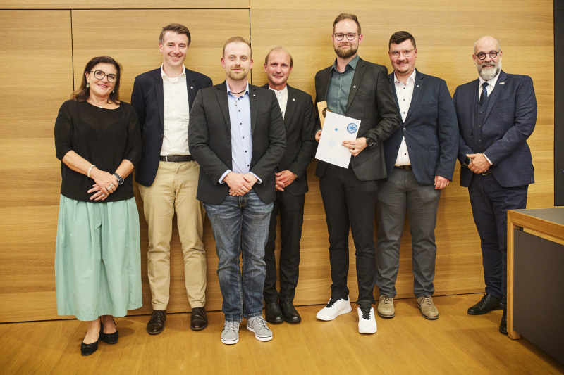 Preis für Ausbildungskonzept. CRM – Coaching Team Kitzbühel Rotes Kreuz Tirol Maximilian Schmidt-Tesch (Patenschaft: Meditrans)