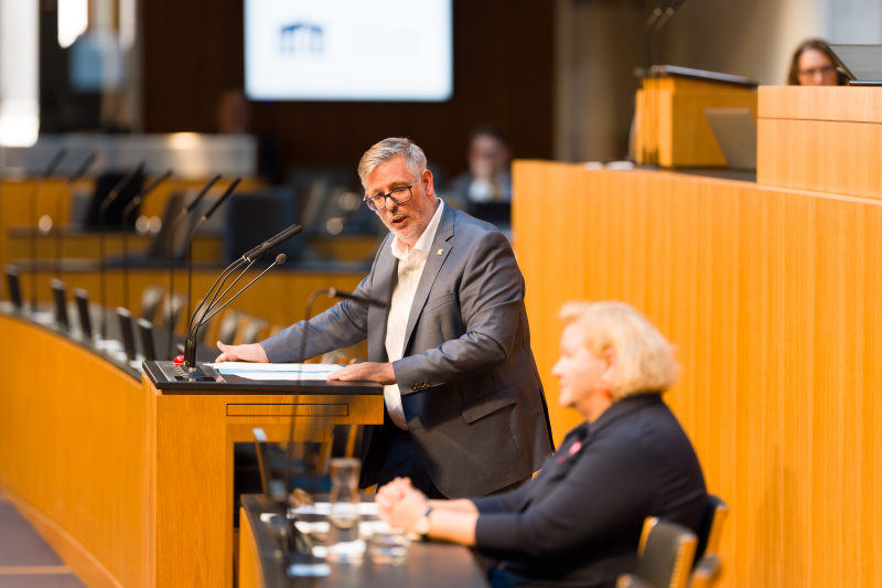 Am Wort: Nationalratsabgeordneter Ralph Schallmeiner (GRÜNE)
