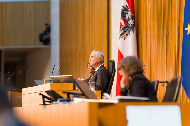 Nationalratspräsident Walter Rosenkranz am Präsidium