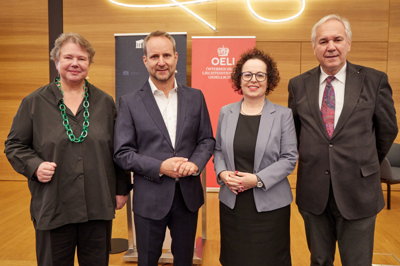 Von links: Ehrenpräsidentin Österreichisch-Liechtensteinische Gesellschaft Prinzessin Maria Pia von und zu Liechtenstein, Präsident Österreichisch-Liechtensteinische Gesellschaft Matthias Strolz, Bundesratspräsidentin Christine Schwarz-Fuchs (ÖVP), Nationalratspräsident Walter Rosenkranz (FPÖ)