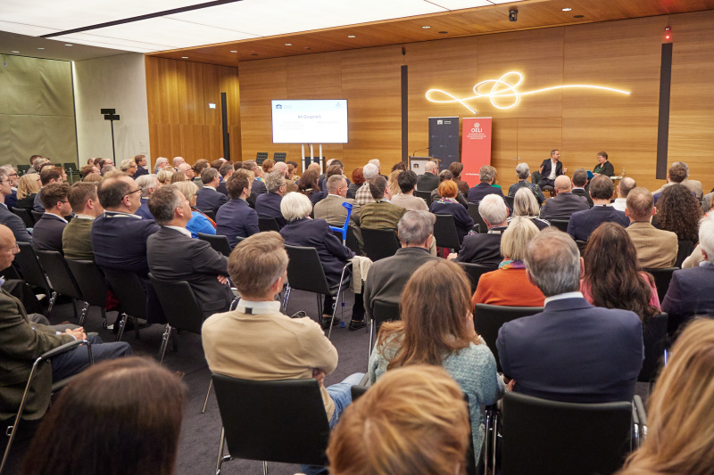 Im Gespräch. Von links: Präsident Österreichisch-Liechtensteinische Gesellschaft Matthias Strolz, Ehrenpräsidentin Österreichisch-Liechtensteinische Gesellschaft Prinzessin Maria Pia von und zu Liechtenstein
