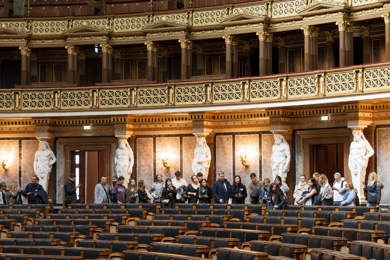 Besucherinnen und Besucher