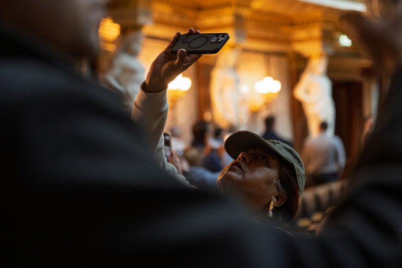 Besucherinnen und Besucher