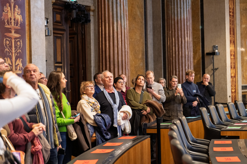 Besucherinnen und Besucher