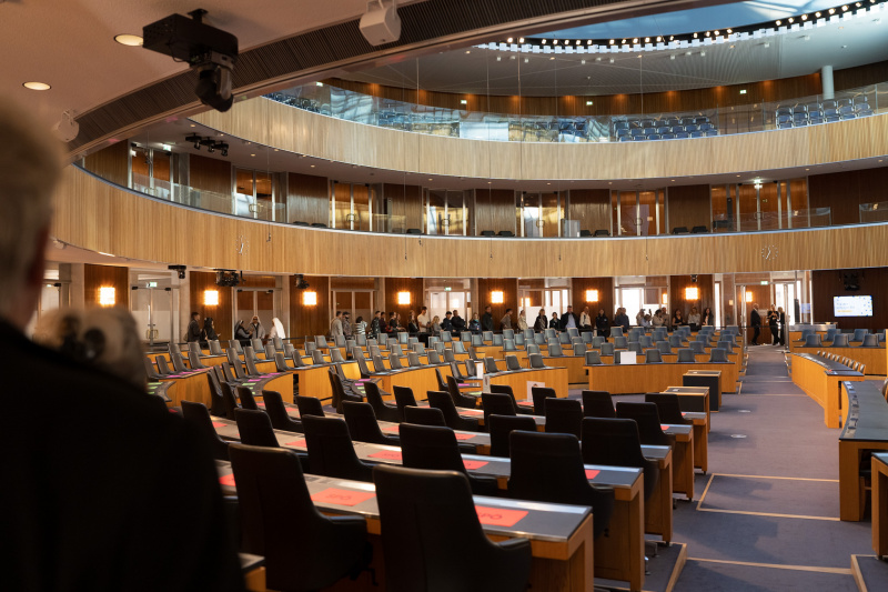 Besucherinnen und Besucher im Nationalratssaal