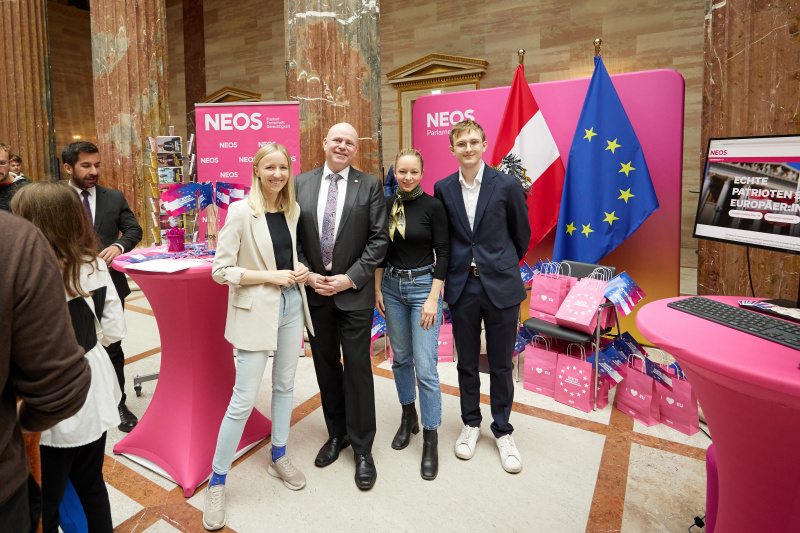 Infostand der NEOS