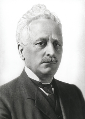 Portraitfoto von Simon Abram