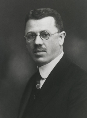 Portraitfoto von Dr. Alois Dienstleder