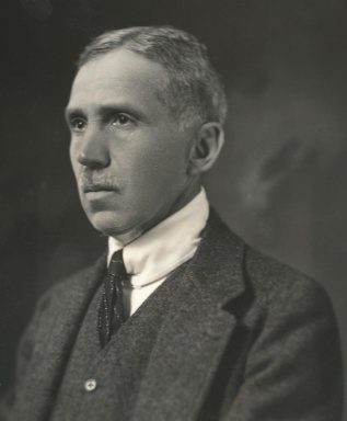 Portraitfoto von Max Friedmann