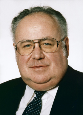 Portraitfoto von Karl Hager