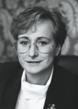 Portraitfoto von Dr. Eleonore Hödl
