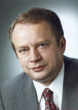 Portraitfoto von Dr. Franz Karasek
