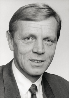 Portraitfoto von Dkfm. Mag. Josef Mühlbachler