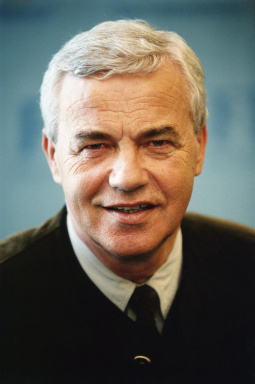 Portraitfoto von Hans Müller