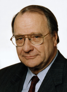 Portraitfoto von Dr. Harald Ofner