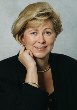 Portraitfoto von Mag. Martina Pecher