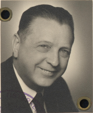 Portraitfoto von Hans Riemer