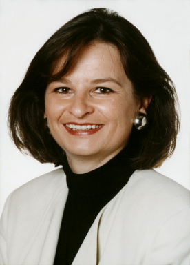 Portraitfoto von Dr. Susanne Riess-Passer