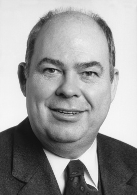 Portraitfoto von Dr. h.c. Peter Schieder