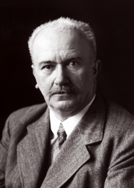 Portraitfoto von Dr. Alfred Walheim