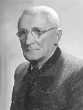 Portraitfoto von Dr. Ferdinand Häuslmayer