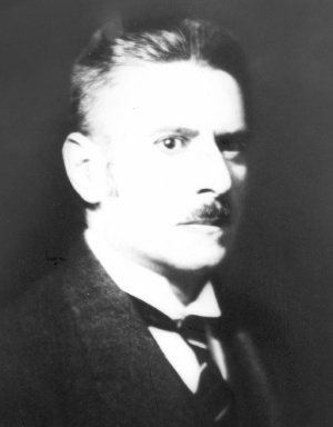 Portraitfoto von Dr. Josef Stampfl
