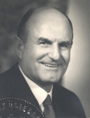 Portraitfoto von Dr. Josef Klaus