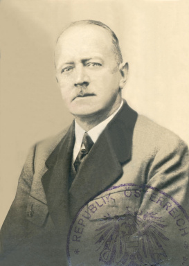 Portraitfoto von Adolf Leskovar