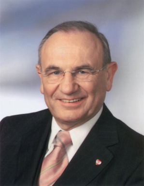 Portraitfoto von Dr. Dieter Böhmdorfer