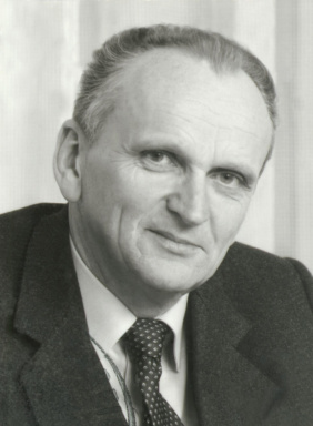 Portraitfoto von Dr. Richard Piaty