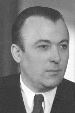 Portraitfoto von Dr. Rupert Roth