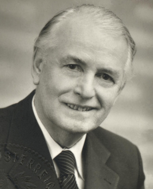 Portraitfoto von Anton Schlager