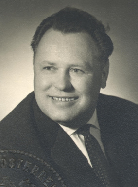 Portraitfoto von Josef Schmidl